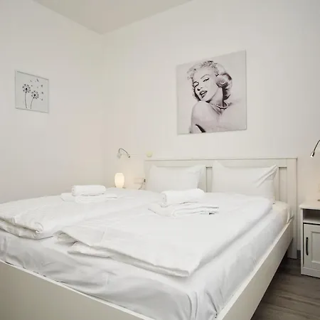 Im Zentrum Gelegene 2-raum-wohnung Mit Balkon - Haus Rugier 04 Goehren (Ruegen)