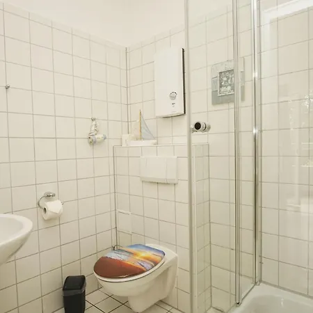 Appartement Im Zentrum Gelegene 2-raum-wohnung Mit Balkon - Haus Rugier 04 *