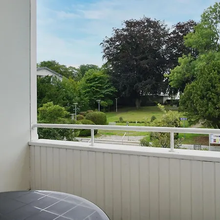 Im Zentrum Gelegene 2-raum-wohnung Mit Balkon - Haus Rugier 04 * Goehren (Ruegen)