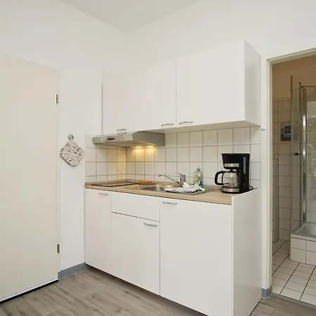 Apartment Im Zentrum Gelegene 2-raum-wohnung Mit Balkon - Haus Rugier 04