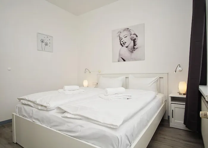 Im Zentrum Gelegene 2-raum-wohnung Mit Balkon - Haus Rugier 04 غورين