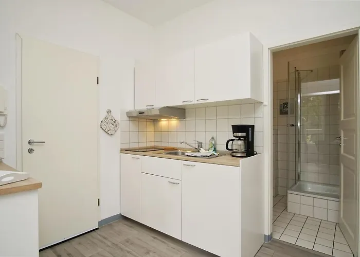شقة Im Zentrum Gelegene 2-raum-wohnung Mit Balkon - Haus Rugier 04